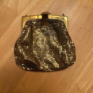 Vintage early 1900 Whiting & Davis Metallic Gold Mesh Clutch